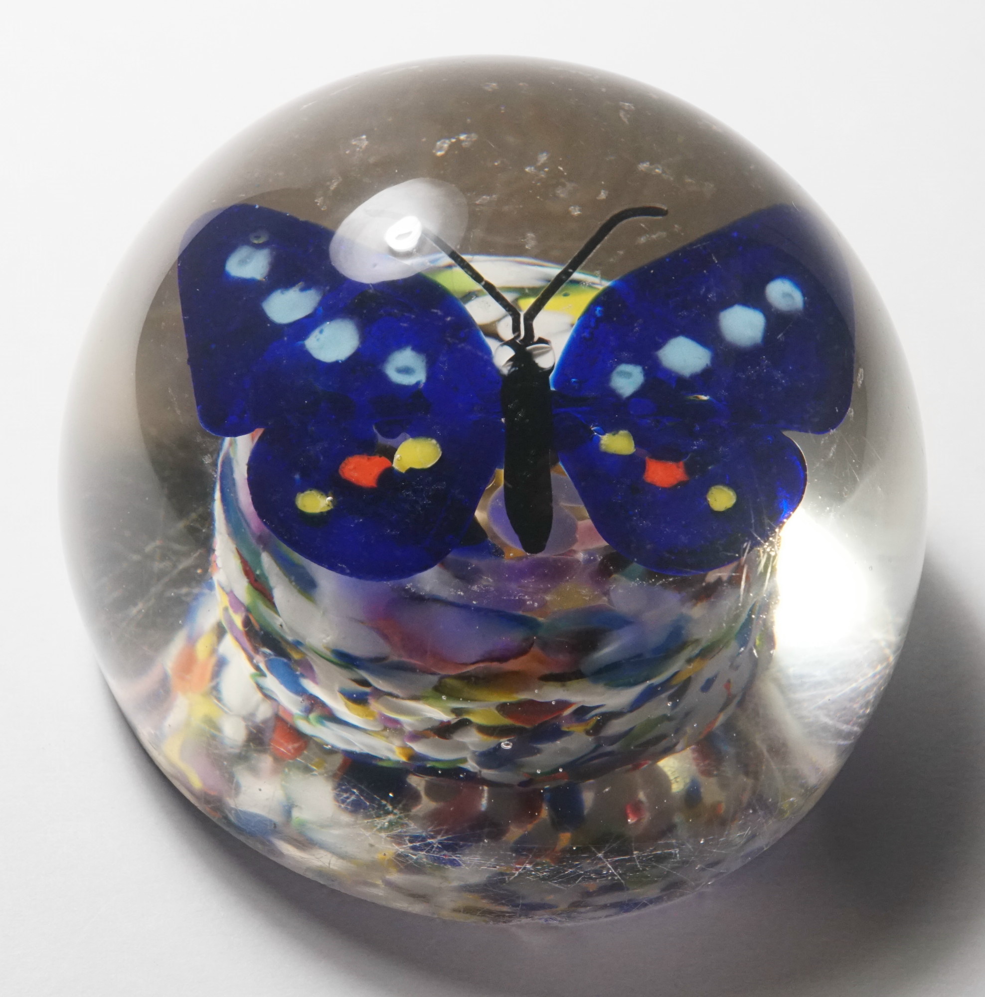 SUPERB BLUE BUTTERFLIES GLASS PAPERWEIGHT IN BOX HAND PAINTED MADE IN BRITAIN